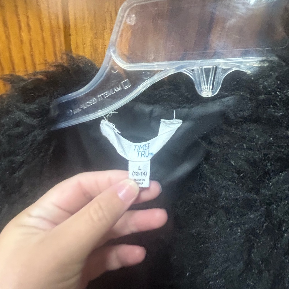 Vest - Picture 5 of 5